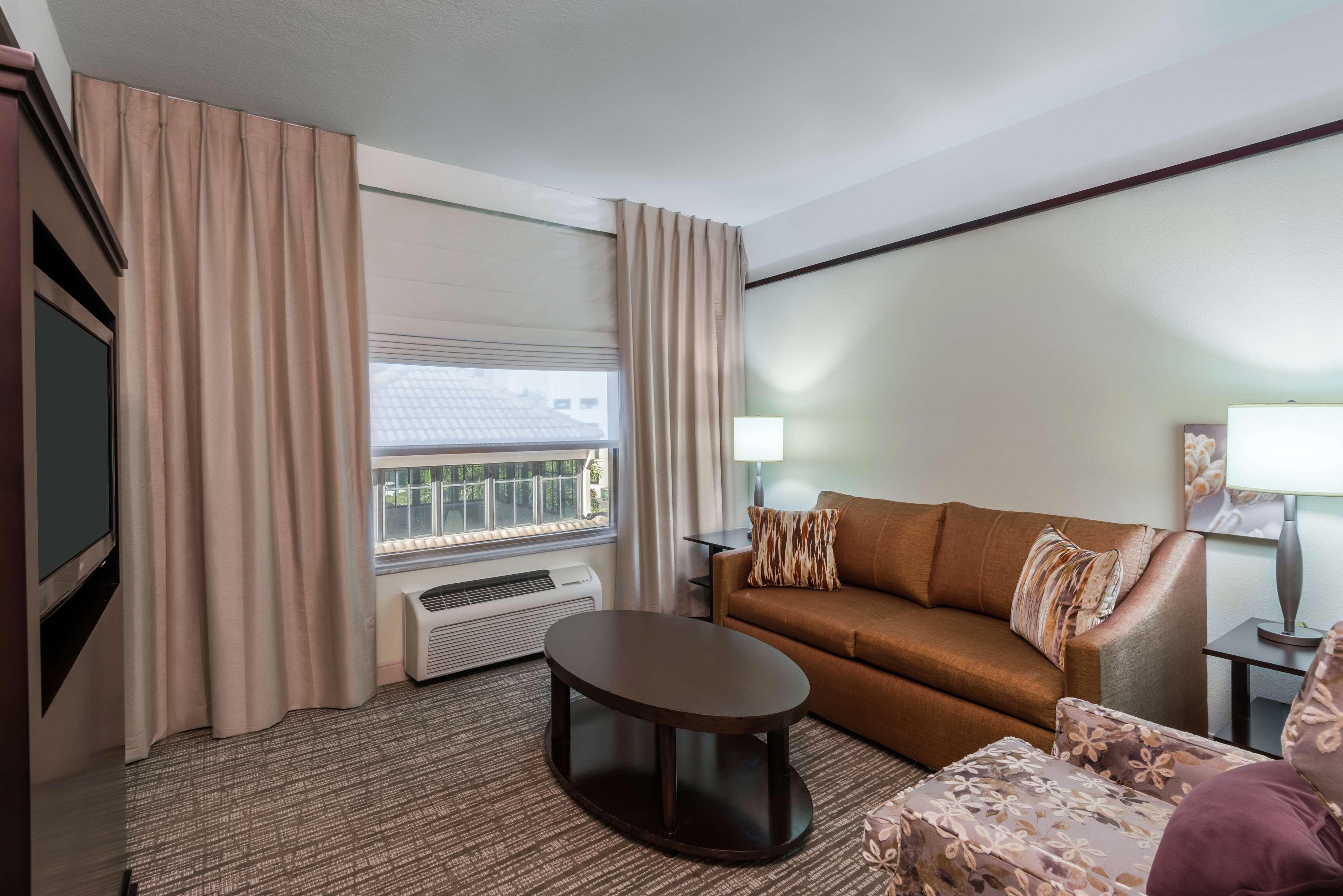 Hilton Garden Inn West Palm Beach Airport Exterior foto