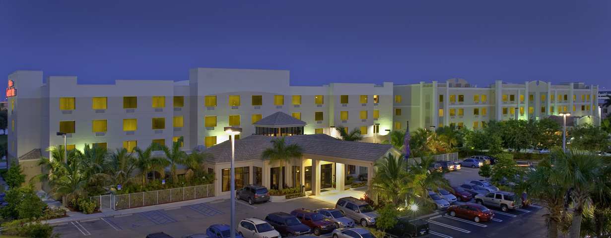 Hilton Garden Inn West Palm Beach Airport Exterior foto
